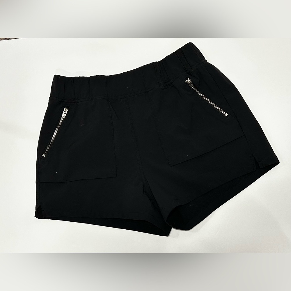 CRZ YOGA Black Athletic Shorts with Zip Pockets